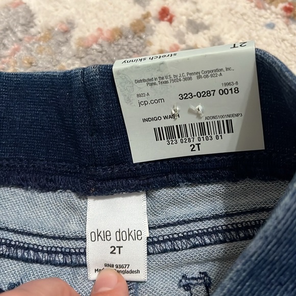 24 Month/2T jeans - Picture 2 of 4